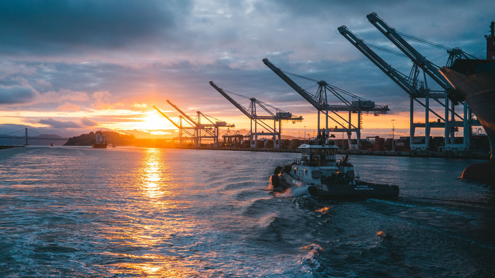 Importaciones, Exportaciones y Otras Destinaciones Aduaneras